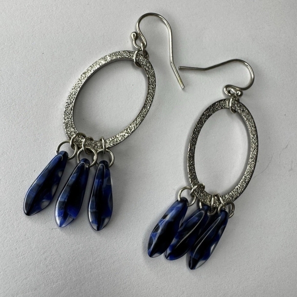 Blue Faceted Teardrop Hoop Dangle Earrings Silver Tone Textured Boho - Picture 2 of 5